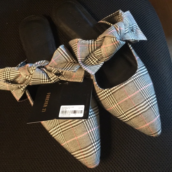 Forever 21 Shoes - Plaid bow cut out loafer!